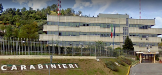 Ascoli Piceno - Getta zaino nel fiume Tronto con dentro droga, denunciato